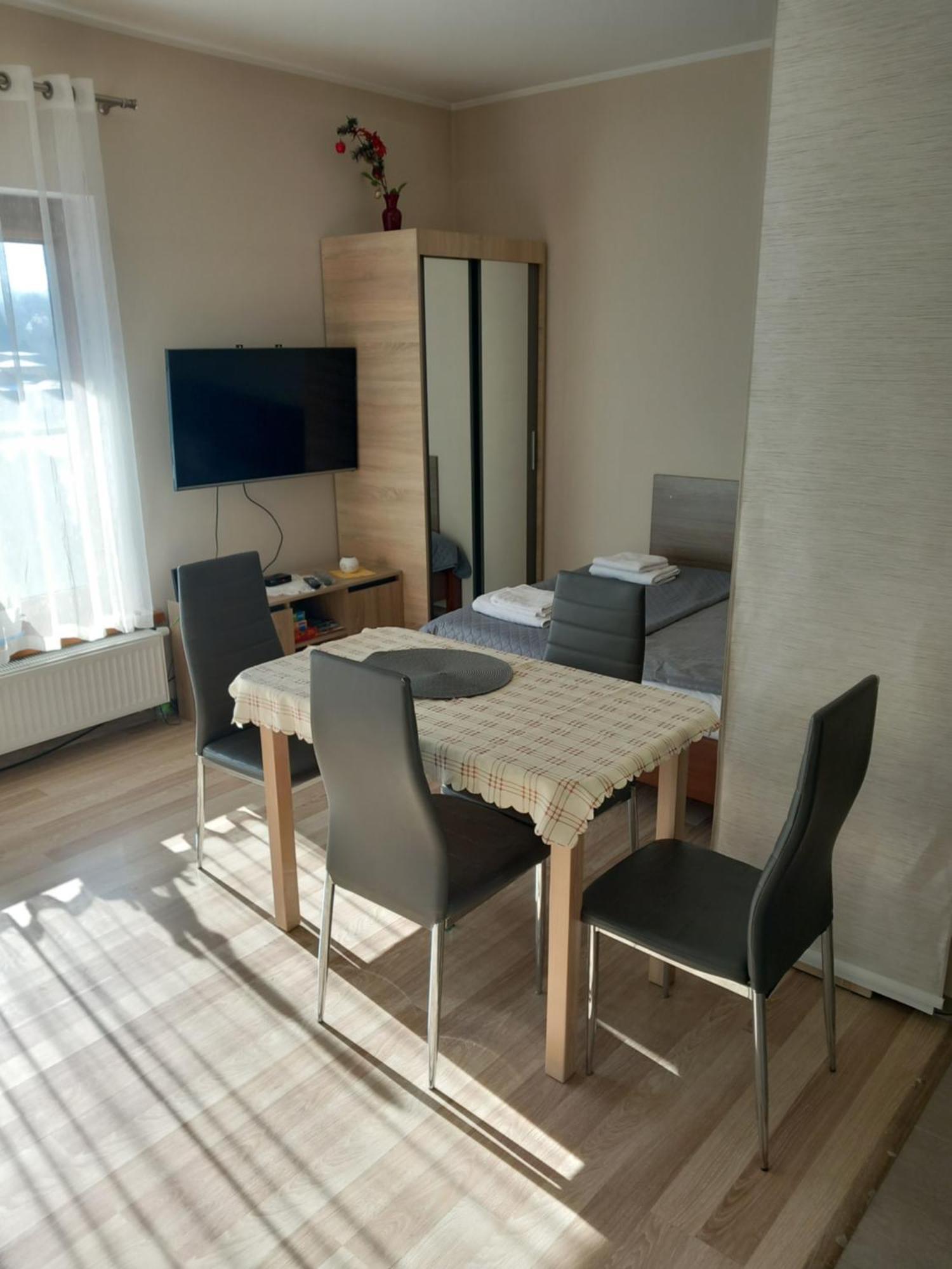 Apartament Jelenia Gora - Cieplice Eksteriør billede